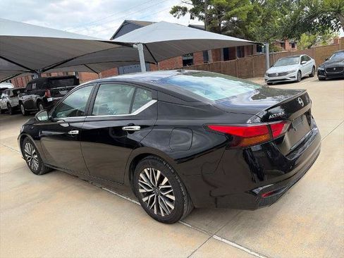 Certified 2025 Nissan Altima 2.5 SV FWD image 11