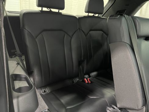 Used 2019 Audi Q7 3.0T Prestige w/ Prestige Package AWD/4WD image 32