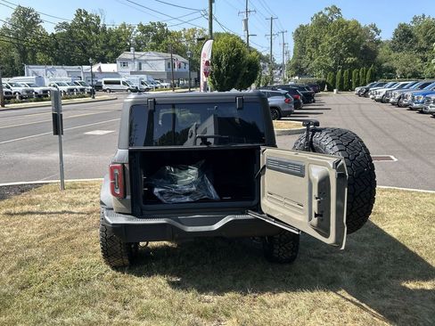 New 2025 Ford Bronco Badlands image 8