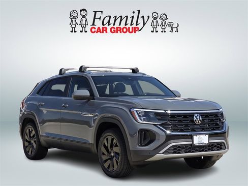 New 2026 Volkswagen Atlas Cross Sport SE image 2