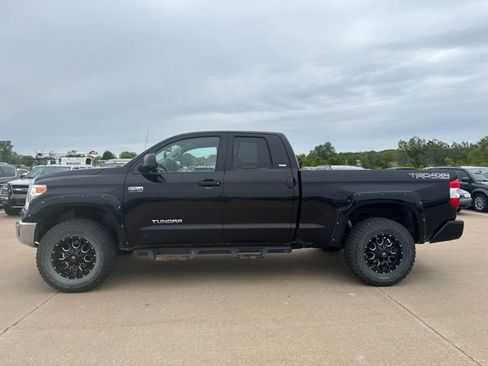 Used 2017 Toyota Tundra SR5 w/ TRD Off Road Package AWD/4WD image 7