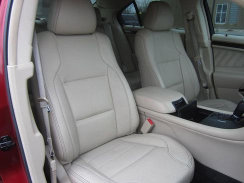 Used 2013 Ford Taurus Limited FWD image 15