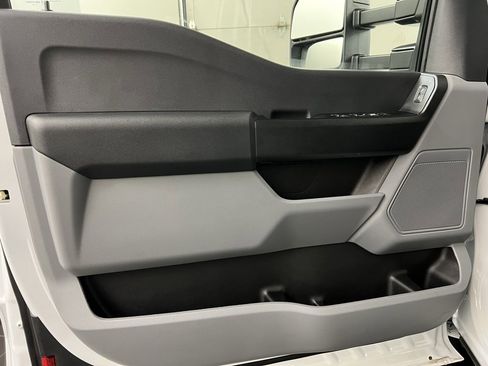 New 2025 Ford F550 4x4 Supercab Super Duty image 26