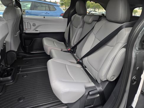 Certified 2026 Toyota Sienna XLE FWD image 11