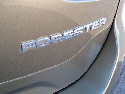 Used 2024 Subaru Forester Premium image 6