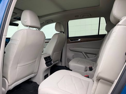 Used 2025 Volkswagen Atlas SE AWD/4WD image 38