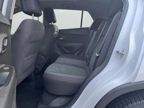 Used 2016 Chevrolet Trax LS image 9