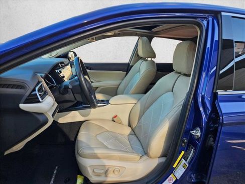 Used 2018 Toyota Camry XLE w/ Audio Package FWD image 13