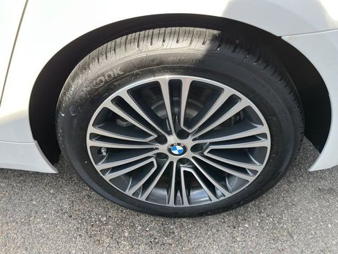 Used 2017 BMW 530i w/ Premium Package image 20