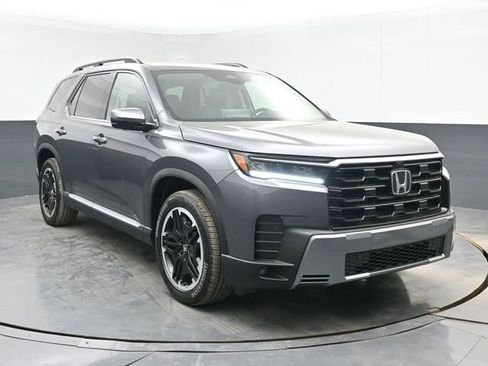 New 2026 Honda Pilot Touring image 2