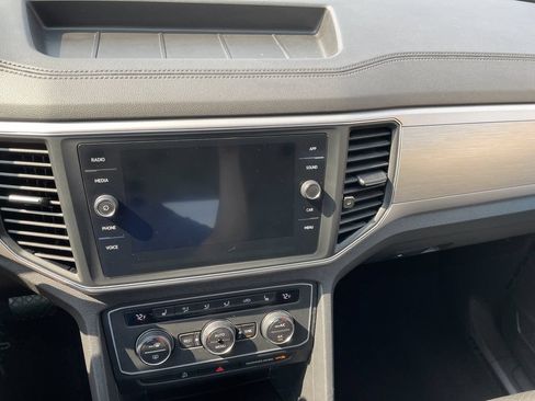 Used 2019 Volkswagen Atlas SE w/ Towing Package AWD/4WD image 16