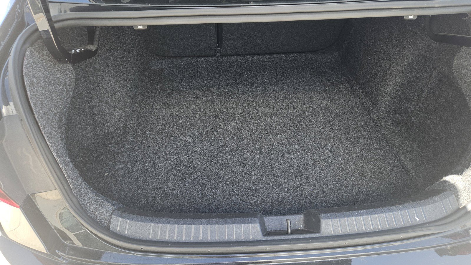 Used 2025 Volkswagen Jetta Sport FWD image 21