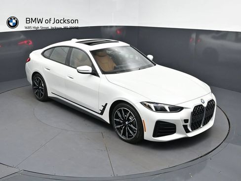 New 2026 BMW 430i w/ M Sport Package RWD image 1