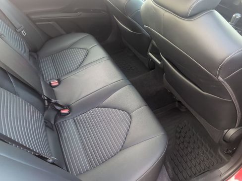 Used 2020 Toyota Camry SE w/ Moonroof Package AWD/4WD image 6