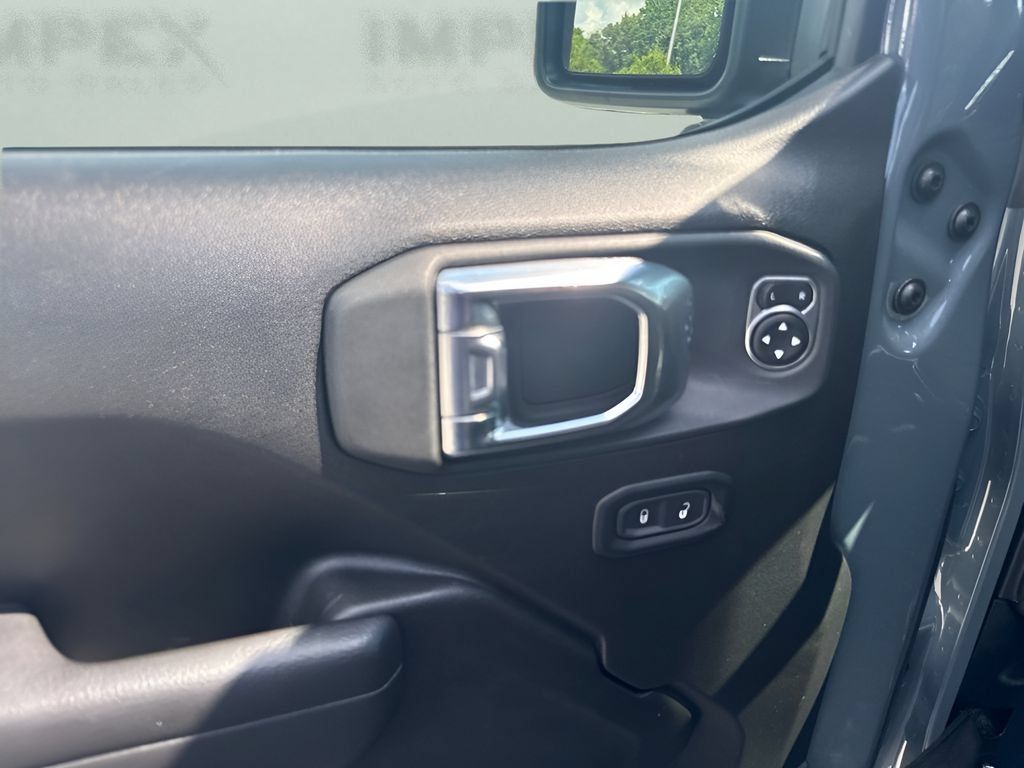 Used 2025 Jeep Wrangler Sport AWD/4WD image 22
