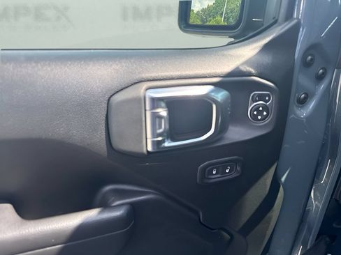 Used 2025 Jeep Wrangler Sport AWD/4WD image 22