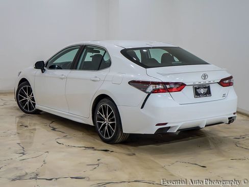 Used 2023 Toyota Camry SE w/ Cold Weather Package AWD/4WD image 10