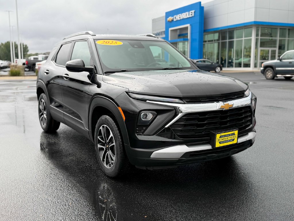 Used 2025 Chevrolet TrailBlazer LT AWD/4WD image 5