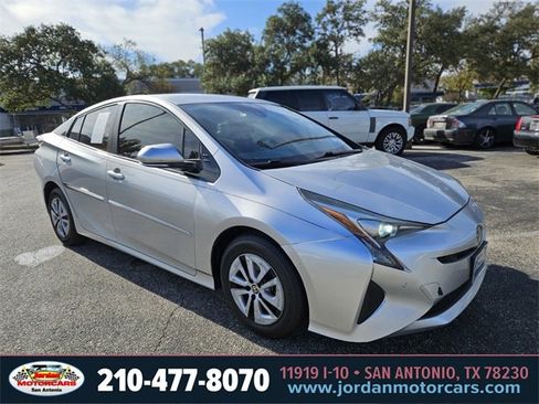 Used 2018 Toyota Prius Three image 7