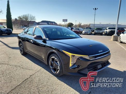 New 2025 Kia K4 EX image 1