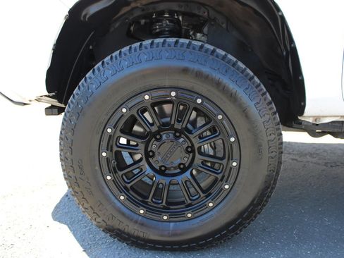 Used 2020 Toyota Tacoma SR AWD/4WD image 35