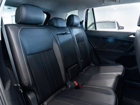 Used 2023 Volkswagen Tiguan SE image 22