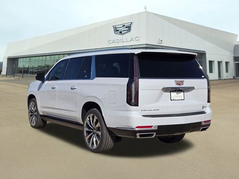 New 2026 Cadillac Escalade ESV Luxury image 4