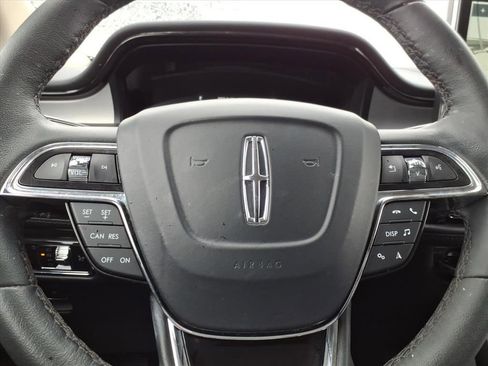 Certified 2023 Lincoln Nautilus AWD w/ Premium Package image 17