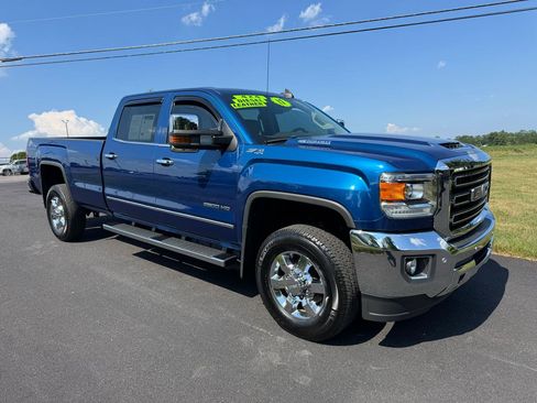Used 2017 GMC Sierra 2500 SLT w/ Duramax Plus Package AWD/4WD image 5