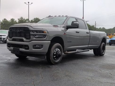 New 2026 RAM 3500 Big Horn AWD/4WD image 6