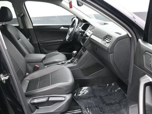 Used 2021 Volkswagen Tiguan SE AWD/4WD image 10