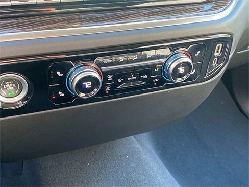 Used 2023 GMC Sierra 1500 Elevation image 24