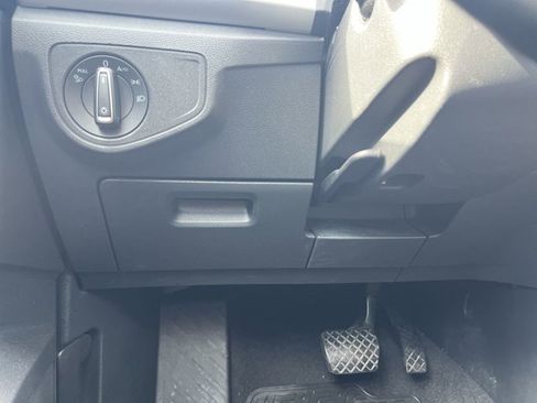 Used 2022 Volkswagen Atlas SE image 18