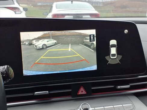 Used 2021 Hyundai Elantra Limited image 23