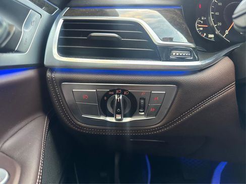 Used 2016 BMW 740i image 17