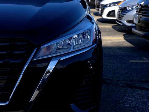 New 2025 Nissan Kicks Play S image 7