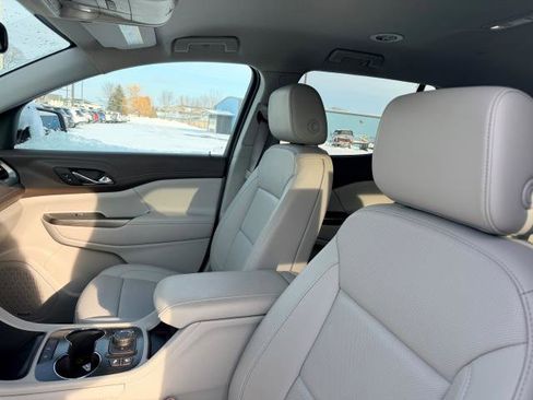 Used 2023 GMC Acadia SLT w/ Preferred Package image 10