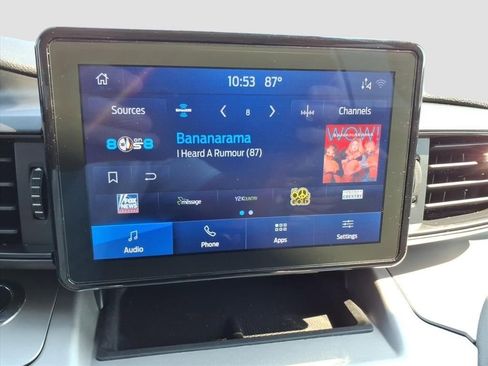 Used 2021 Ford Explorer XLT image 25