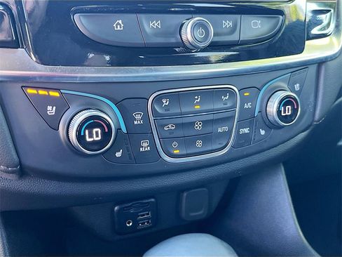 Used 2023 Chevrolet Traverse High Country image 16