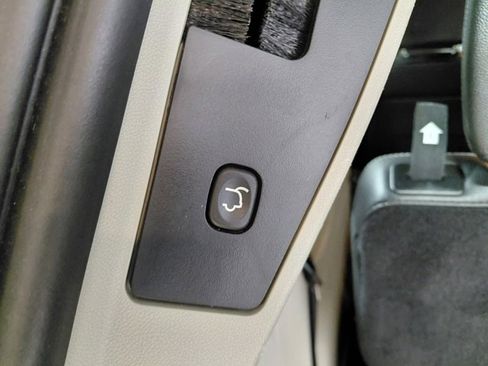 Used 2019 Dodge Grand Caravan SXT image 39