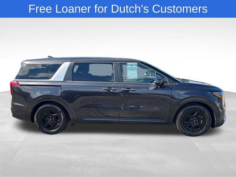 Used 2025 Kia Carnival FWD image 7