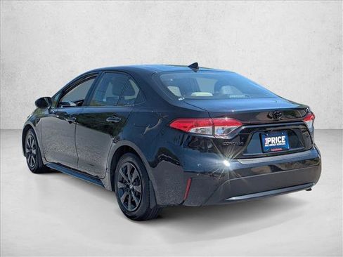 Used 2022 Toyota Corolla LE FWD image 8