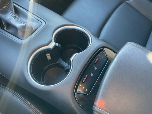 Certified 2024 Toyota Venza XLE image 32