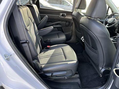 Certified 2024 Kia Sorento SX image 17