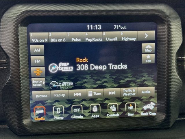 Used 2022 Jeep Wrangler Unlimited Sahara w/ Cold Weather Group AWD/4WD image 19