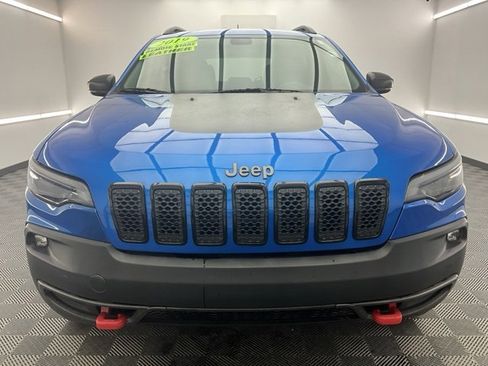 Used 2019 Jeep Cherokee Trailhawk image 2