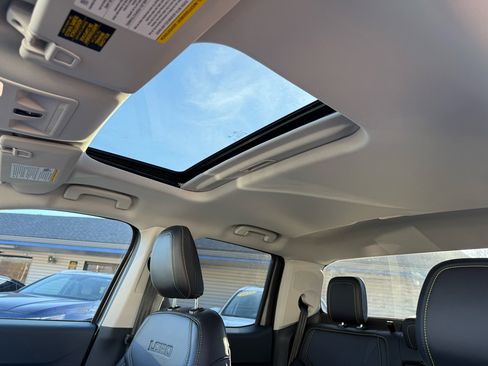 Used 2025 Ford Maverick Lobo image 17