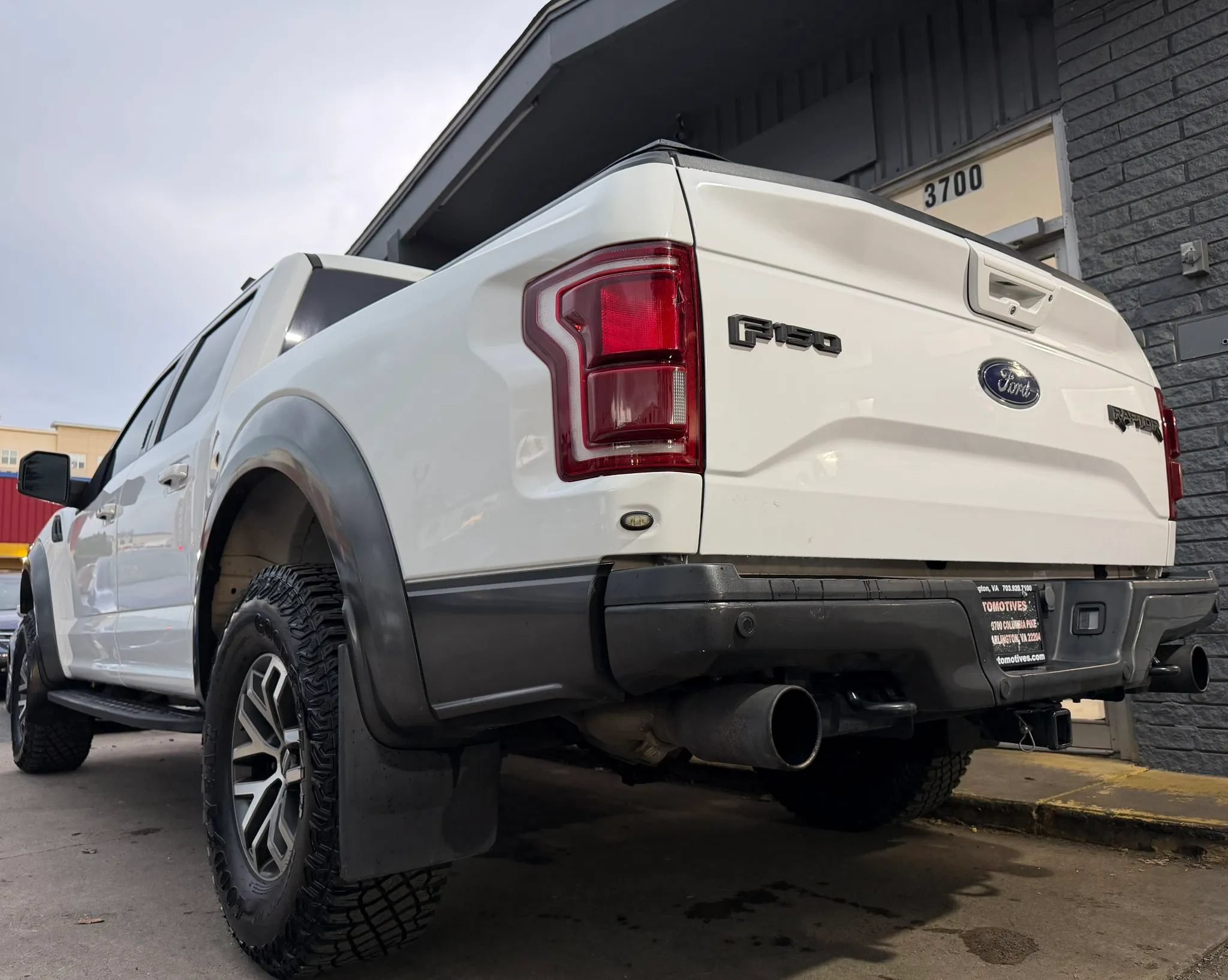 Used 2017 Ford F150 Raptor w/ Equipment Group 802A Luxury AWD/4WD image 5