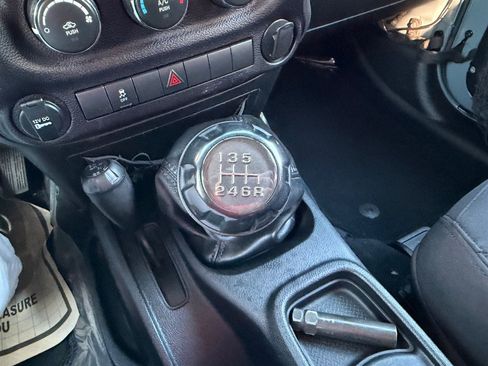 Used 2015 Jeep Wrangler Sport image 25