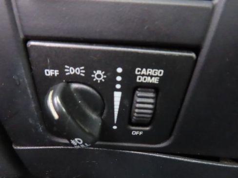 Used 2004 Dodge Dakota Sport w/ Deluxe Convenience Group image 22